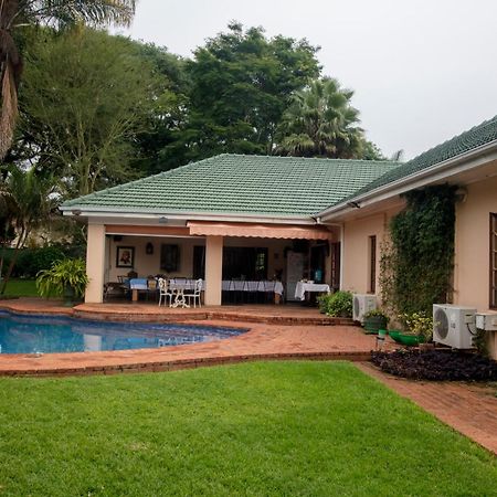 12 Fleetwood Bed & Breakfast ฮาราเร ภายนอก รูปภาพ