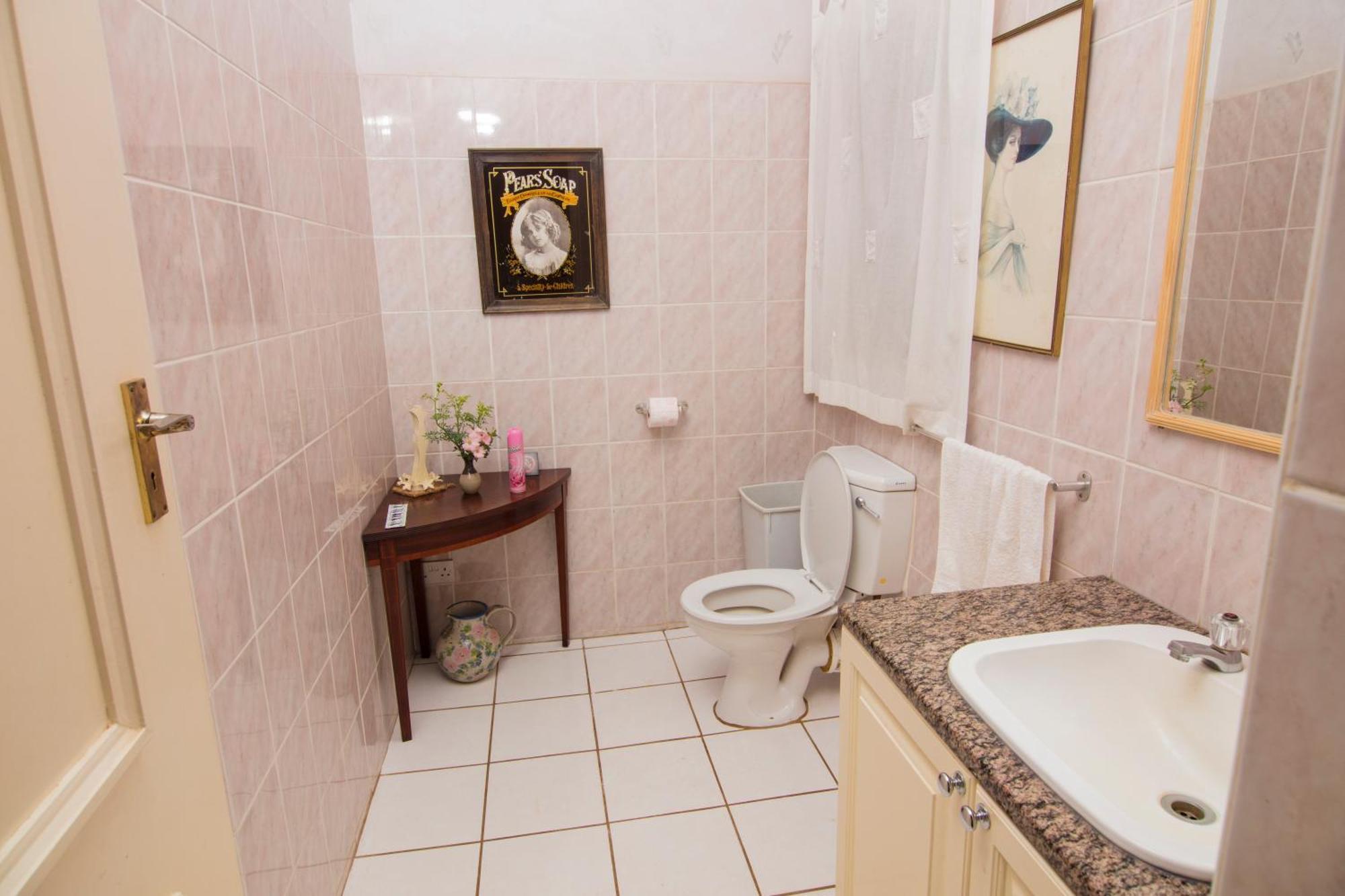 12 Fleetwood Bed & Breakfast ฮาราเร ภายนอก รูปภาพ