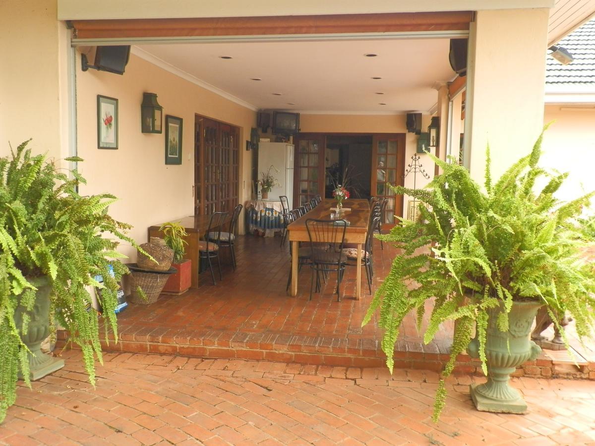12 Fleetwood Bed & Breakfast ฮาราเร ภายนอก รูปภาพ