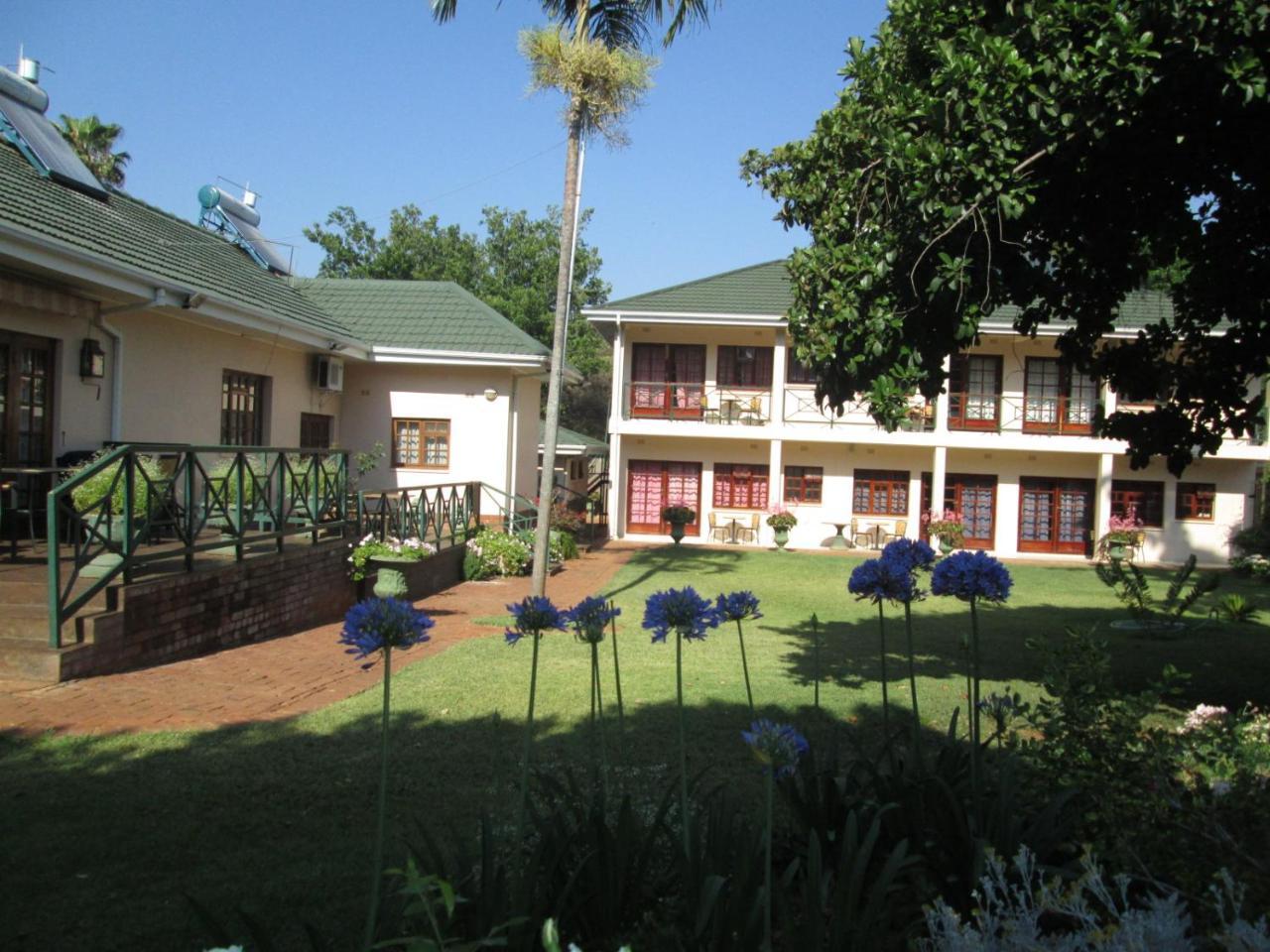 12 Fleetwood Bed & Breakfast ฮาราเร ภายนอก รูปภาพ