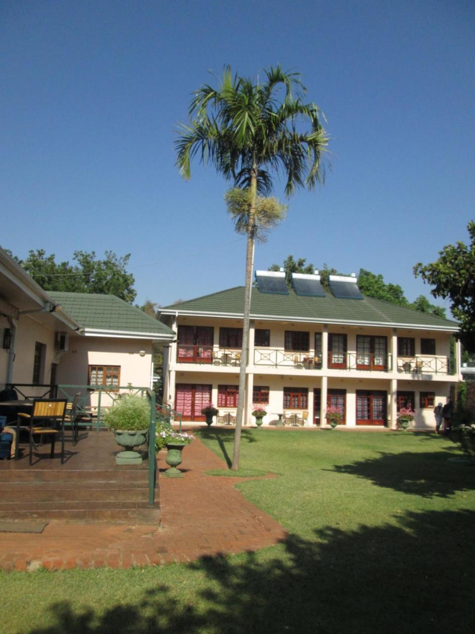 12 Fleetwood Bed & Breakfast ฮาราเร ภายนอก รูปภาพ