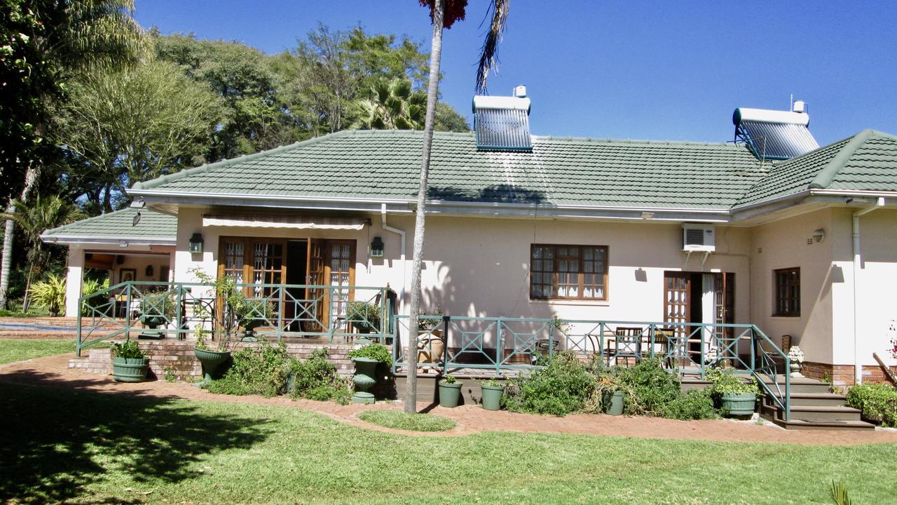 12 Fleetwood Bed & Breakfast ฮาราเร ภายนอก รูปภาพ
